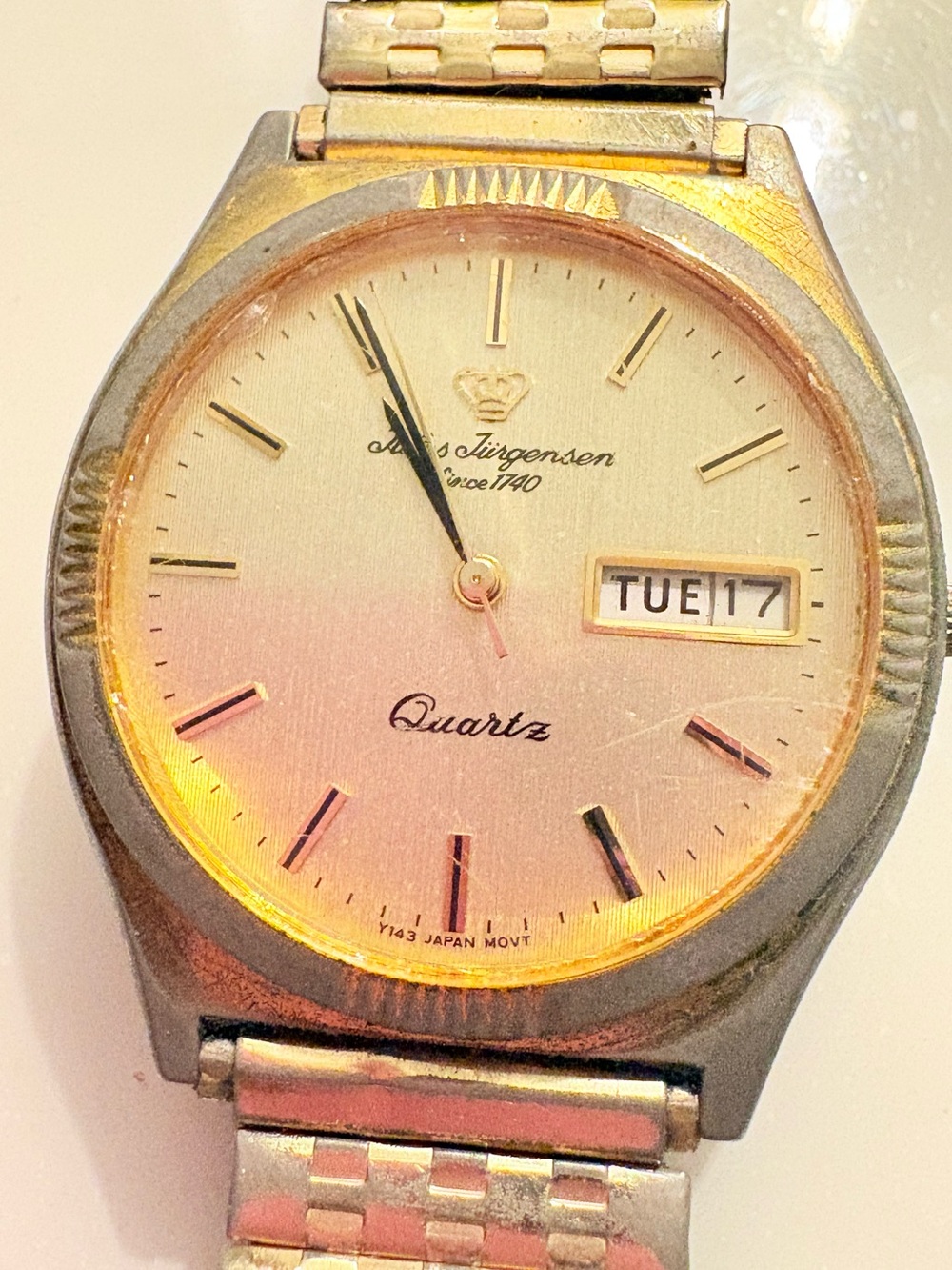 Jules Jurgensen Watch
6635 Base Metal Bezel
Stainless Steel Back - Needs Battery
